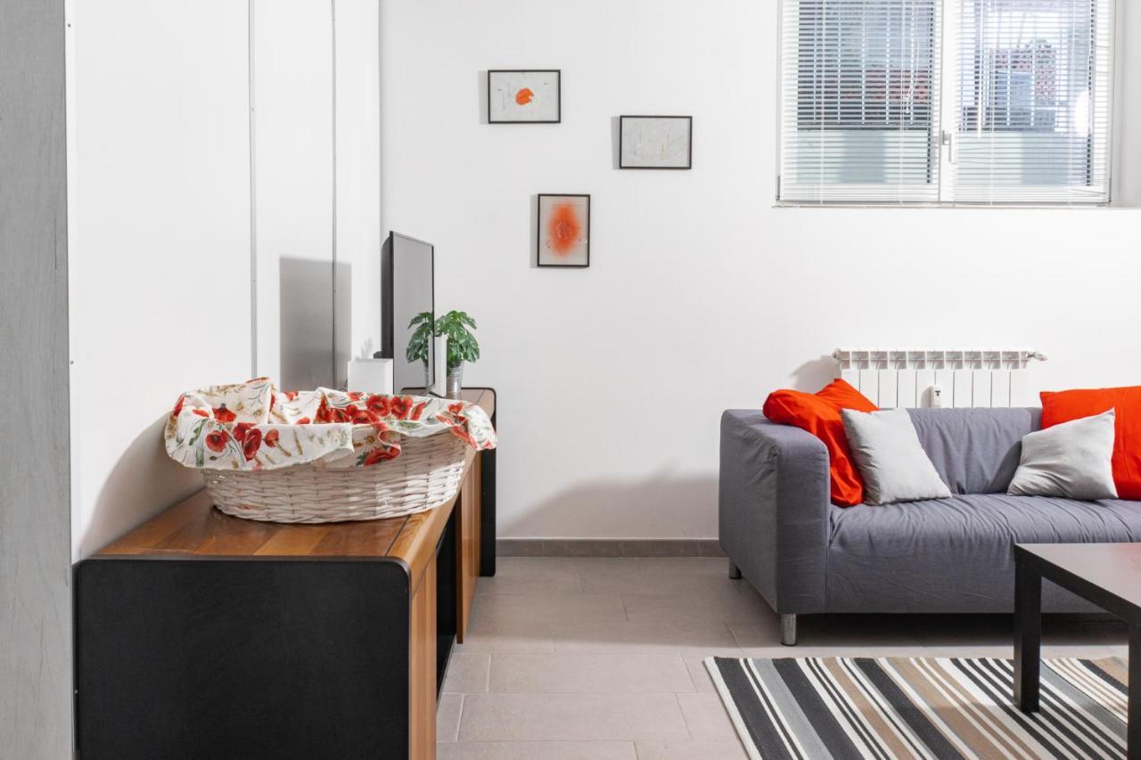 Staurenghi Red Apartment Varese Luaran gambar