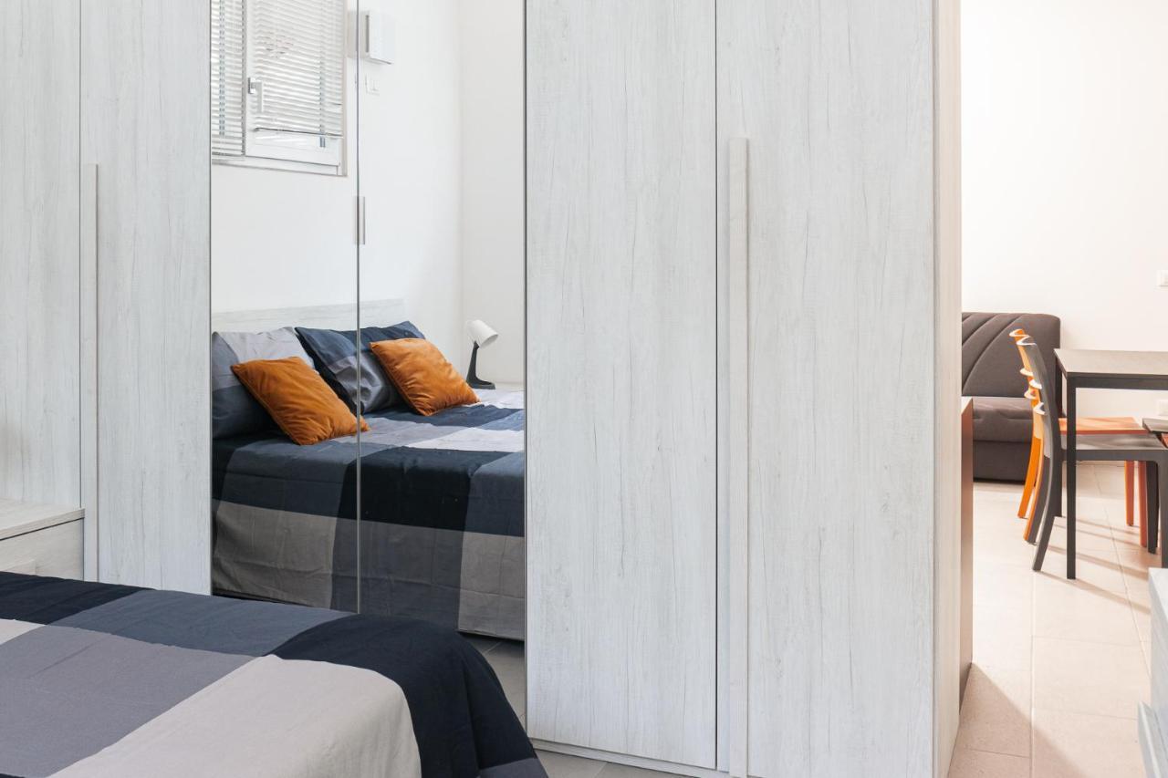Staurenghi Red Apartment Varese Luaran gambar