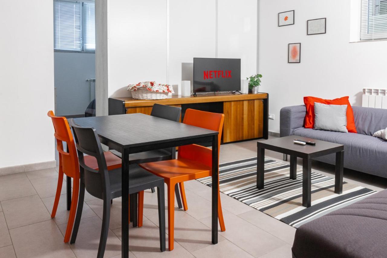 Staurenghi Red Apartment Varese Luaran gambar